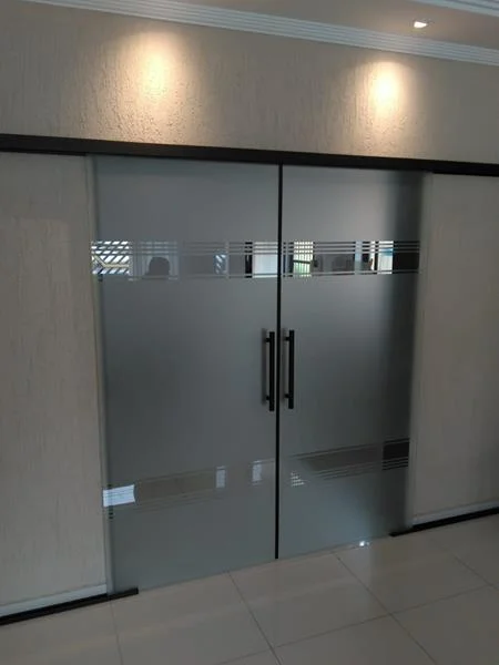 Portas de vidro - Vidraçaria Art Guedes
